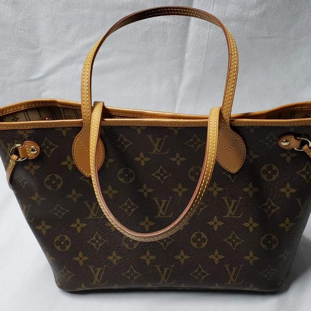 ❤️SOLD ❤️ Louis Vuitton Neverfull PM in Monogram